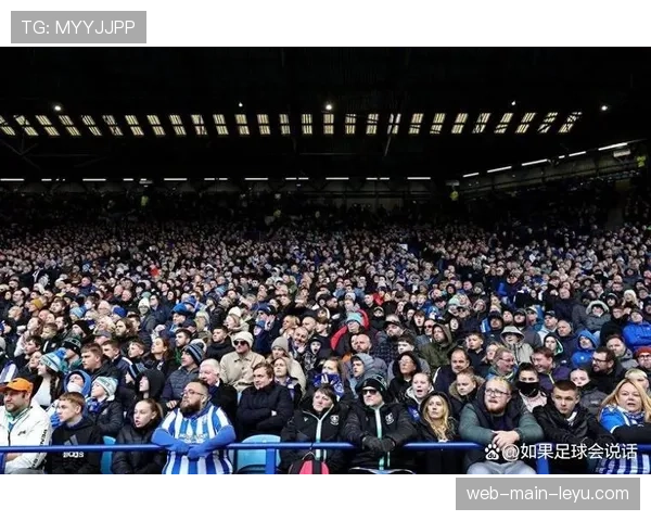 官方公告：因球迷投掷杂物，柏林联被处以空场一场及罚款五万欧元